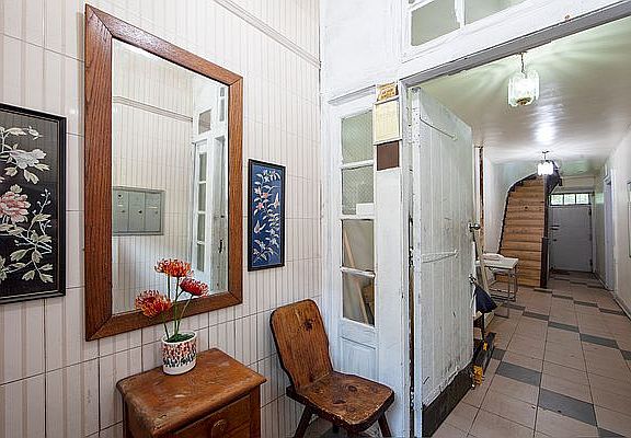 4th image of 228 W 13th St APT 3C