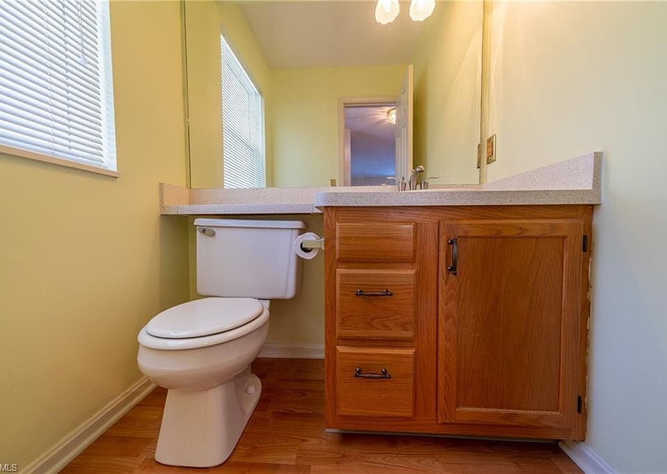 30008 Cinnamon Way North Olmsted OH Zillow