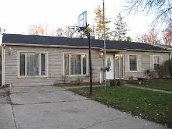 1409 Robinwood Dr photo 1