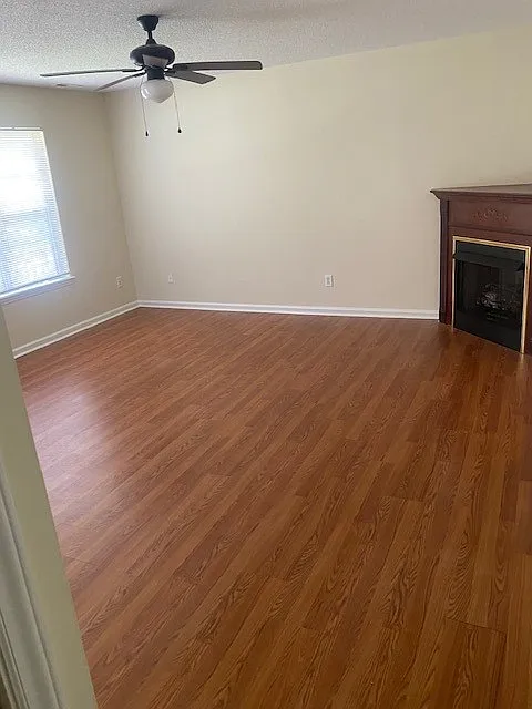 3 bed, 1217 sqft, $1,950 — Photo 3