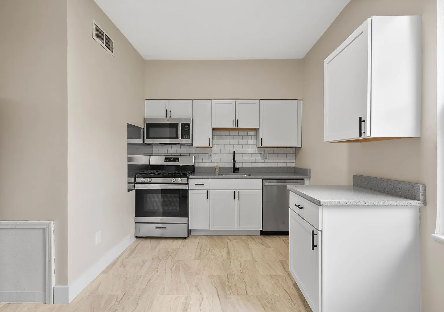 313 Kambach Street — Photo 1