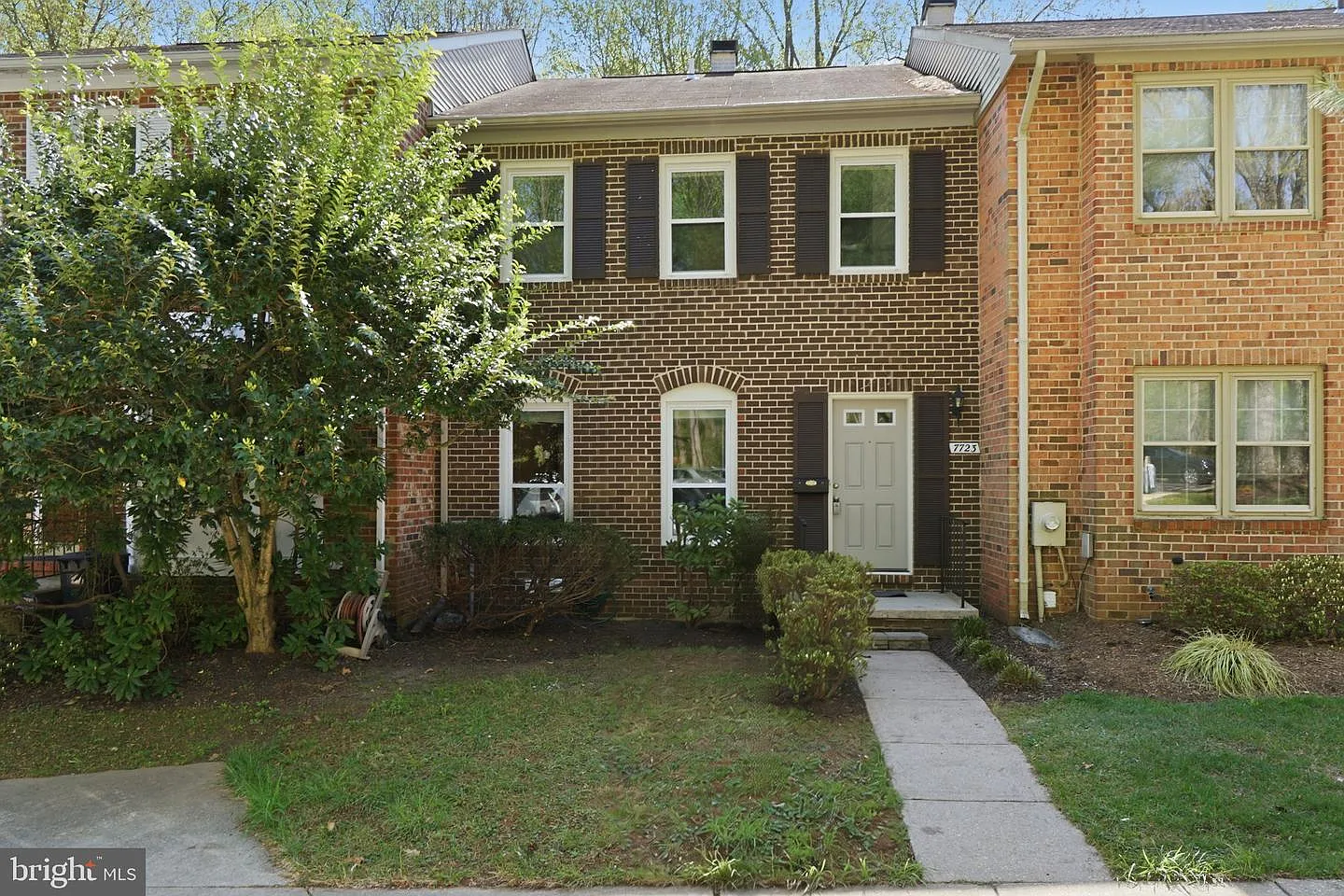 7723 Heatherton Ln photo 1