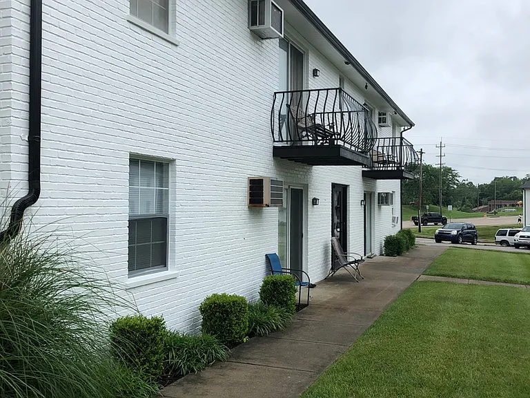 Willow Run Apartments — Photo 21