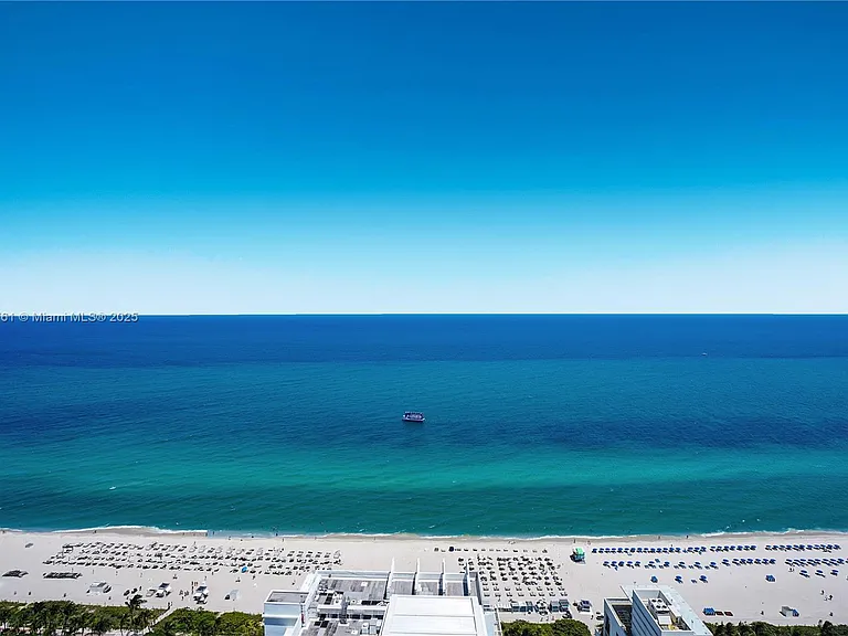 4401 Collins Ave #PH SOUTH — Photo 34