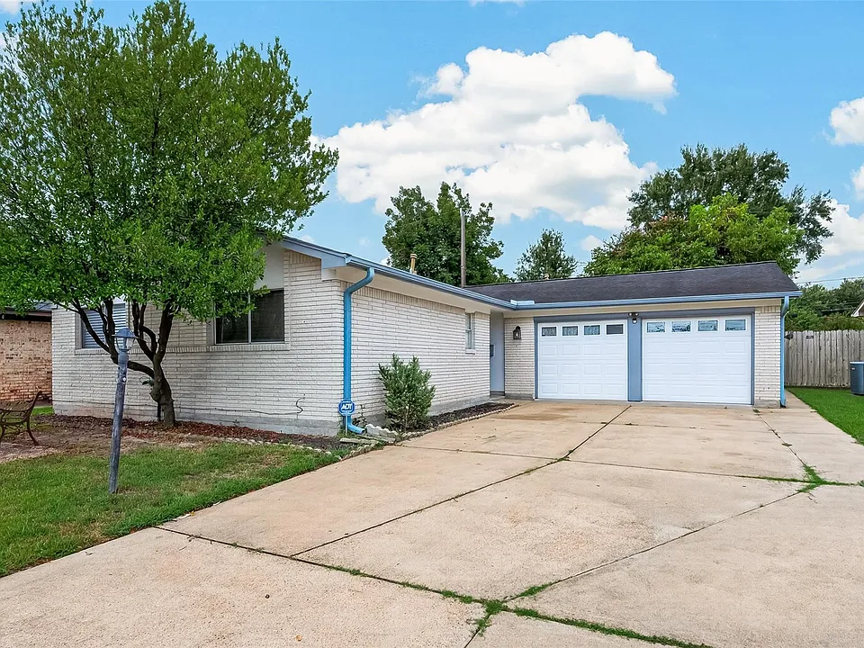 1215 Mosher Ln