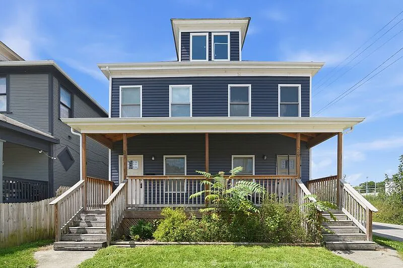 31 Dana Ave