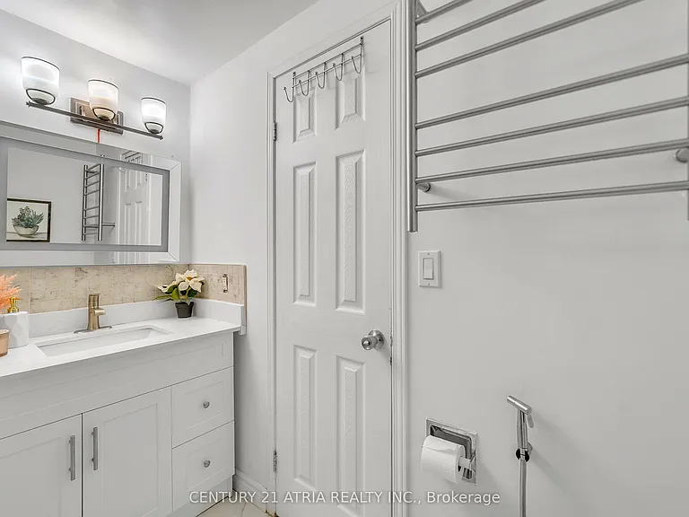 10 Park Lane Cir — Photo 34