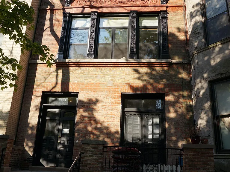 2719 N Pine Grove Ave #301 — Photo 1