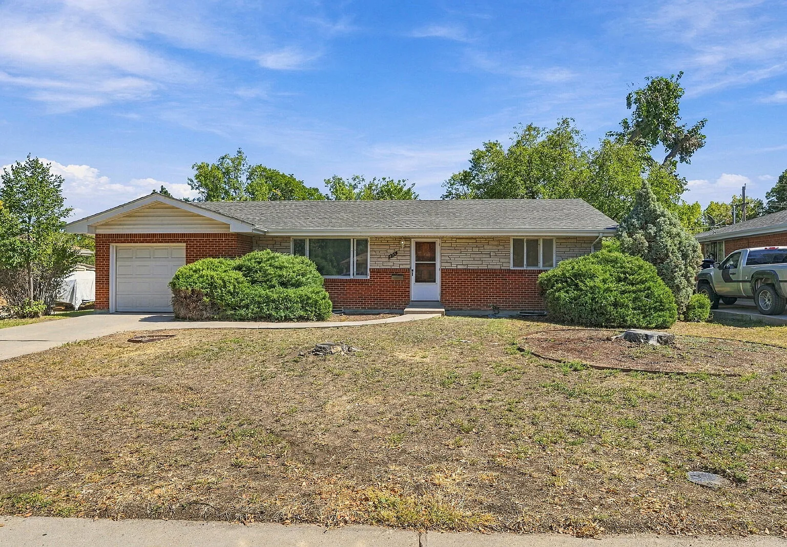 4 bed, 2.0 bath, 1200 sqft, $2,430 — Photo 1