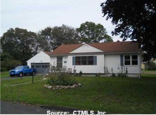 80 Burgess Pl, Groton, CT 06340