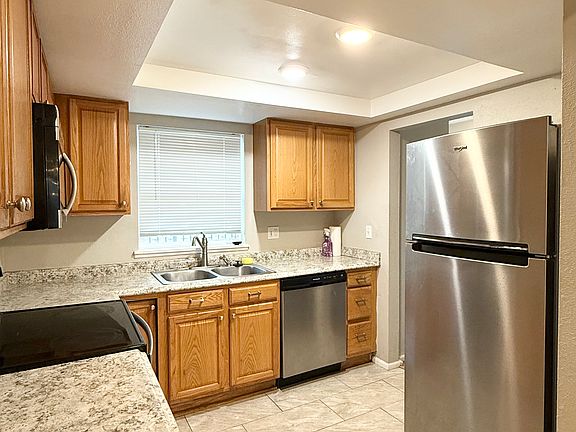 5th image of 2512 S Worchester Ct Unit A