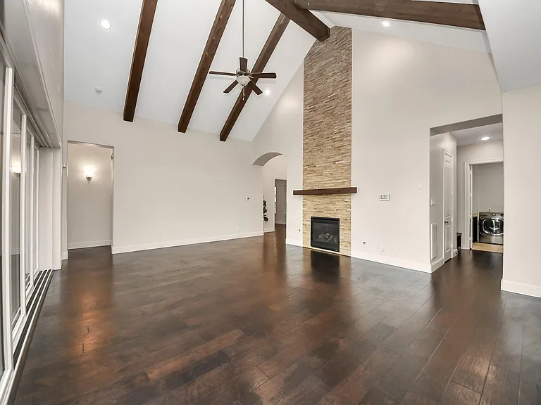 9814 Carver Dr — Photo 6