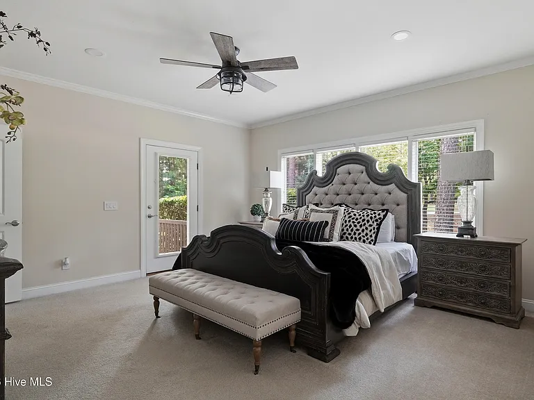 120 Woodenbridge Ln — Photo 18