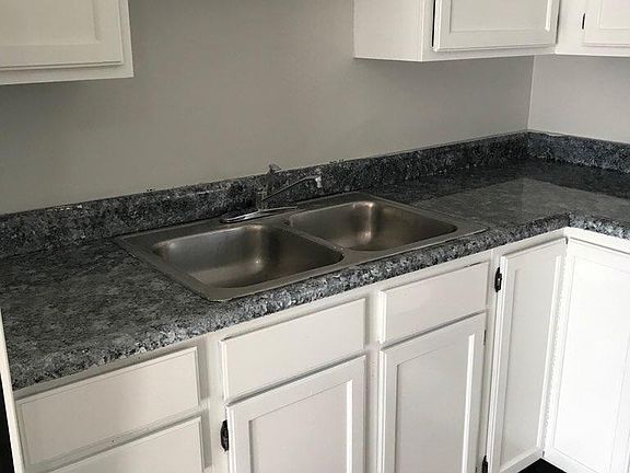 5th image of 121 W Miller St #4
