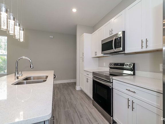5th image of 1113 Camden Way