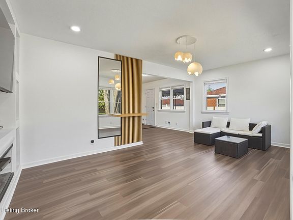 4th image of 1622 Linda Way