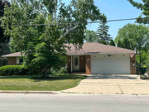 2845 Saint Anthony Dr, Green Bay, WI 54311