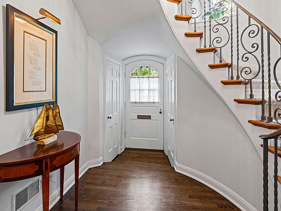 2nd image of 1339 Forest Ave