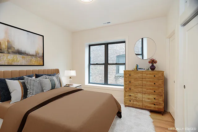 652 W Gordon Ter #1W — Photo 13