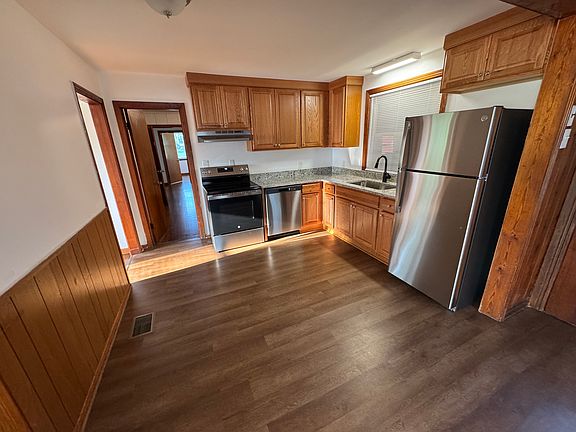3rd image of 3001 Hillhurst Dr
