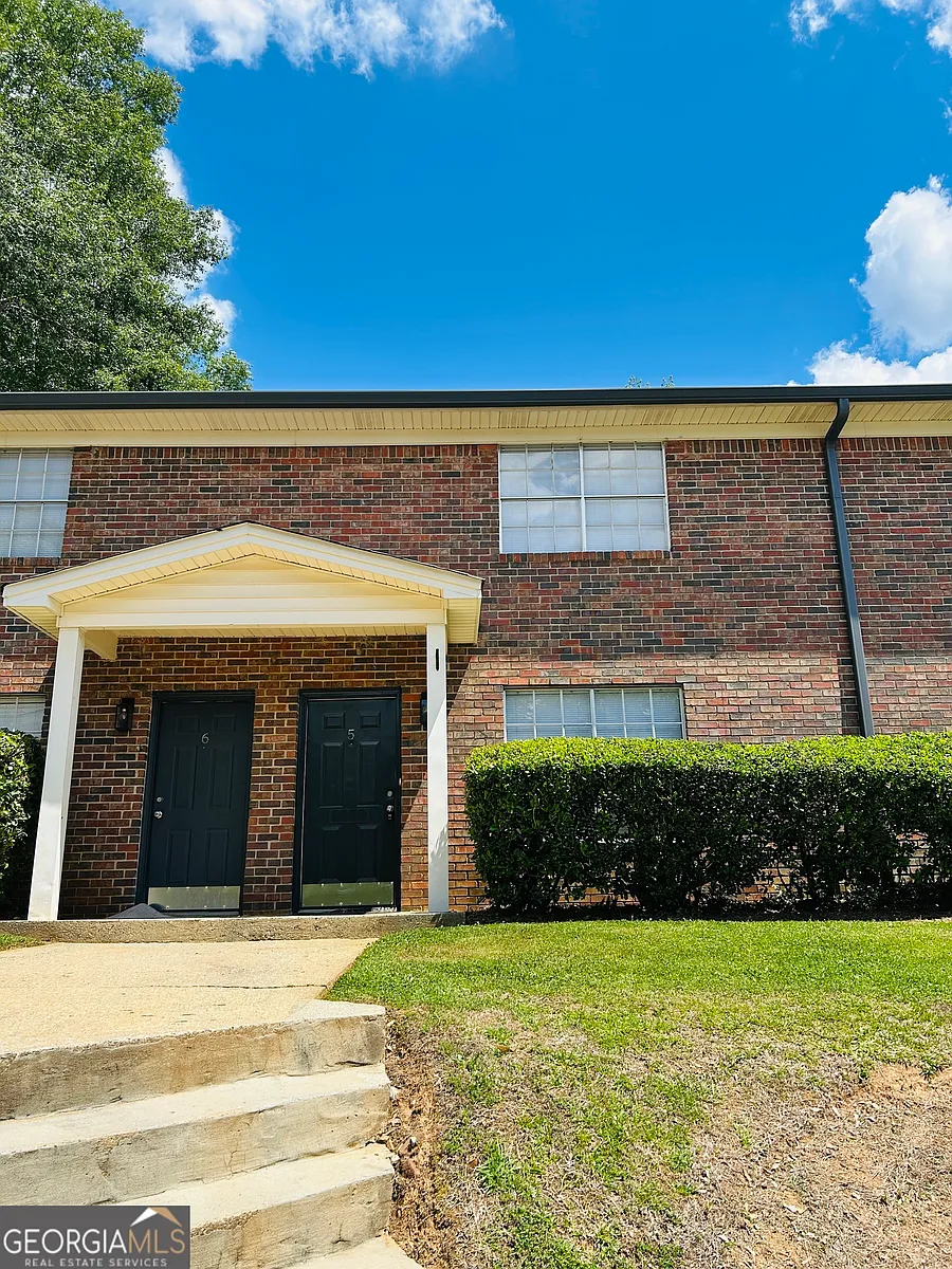 Photo 2 of 25 - 513 Toombs St #5 - Palmetto, GA Building Photo - 513 Toombs St #5