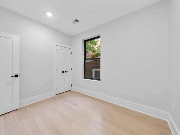 124 Glenwood Avenue image 21 of 35