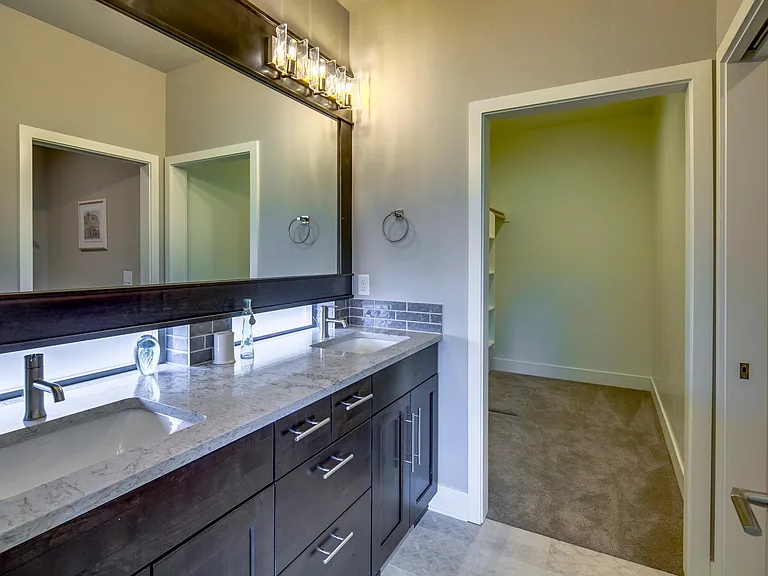 2603 NW Rippling River Ct — Photo 18