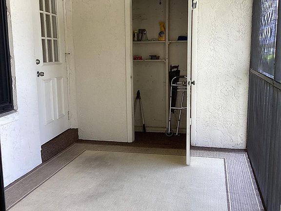 4th image of 427 Pine Glen Lane #D-2