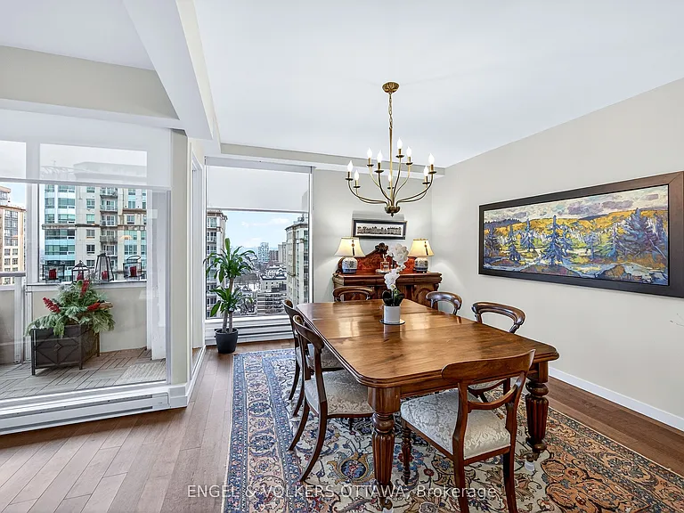 160 George St #2404 — Photo 14