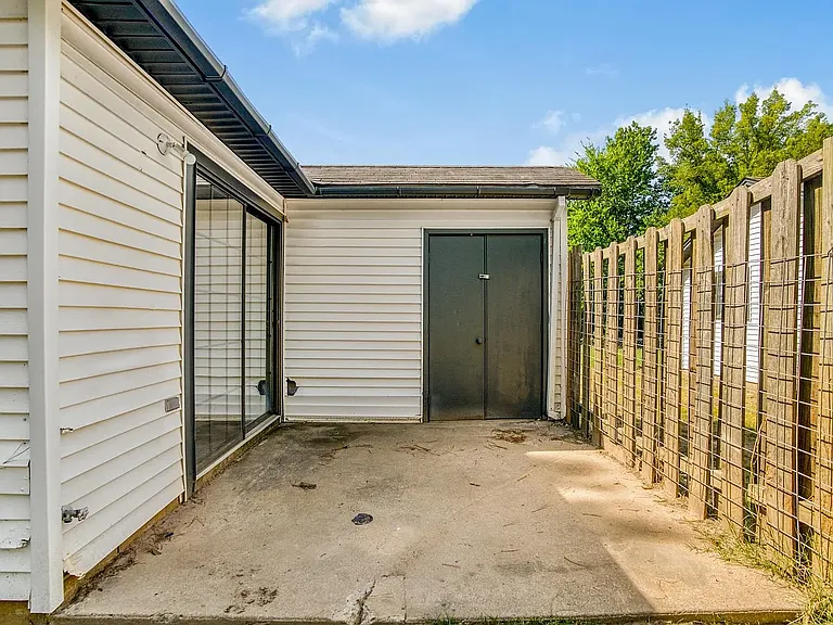 1319 Collier Dr — Photo 5