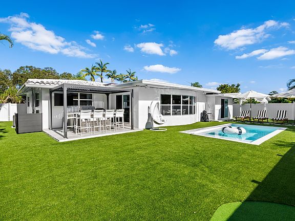 2nd image of 698 W Camino