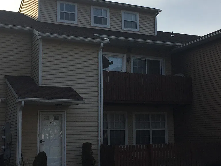 11 Woodbine Ct — Photo 1