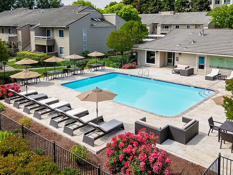 The Seasons Apartments — Photo 25