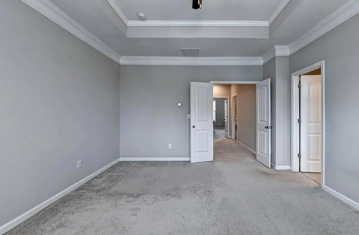 3 bed, 1936 sqft, $3,700 — Photo 4