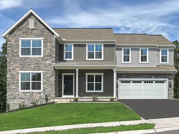 140 Red Maple Dr, Etters, PA 17319