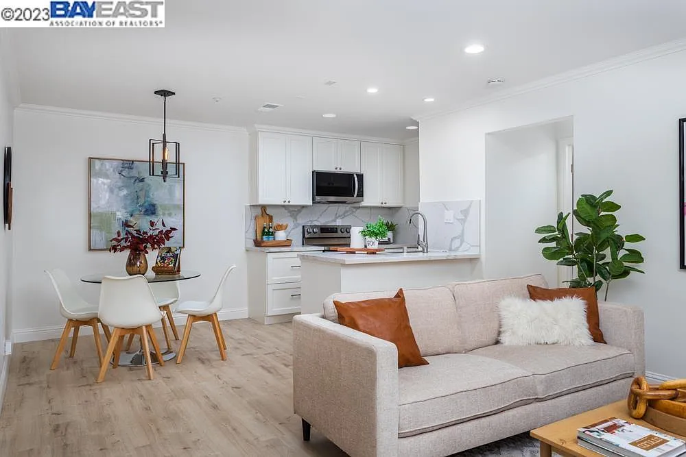 1310 Walden Rd APT 1 photo 1