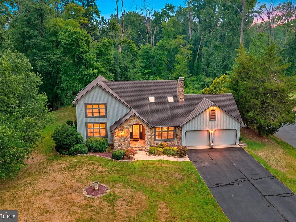 1st image of 206 Beech Dr