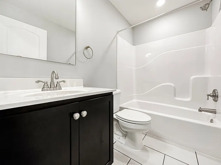 Venango Apartments — Photo 14