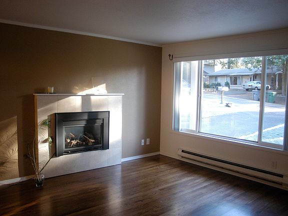 4th image of 17651 197th Ave NE