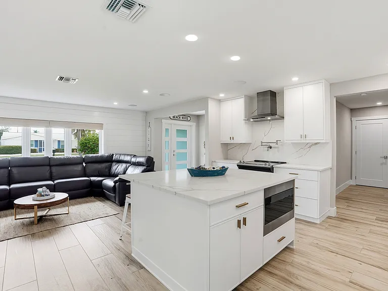 6163 Plumosa Ave — Photo 15