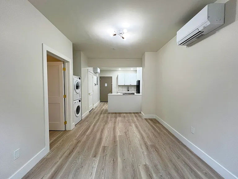 950 Bedford Ave #2B — Photo 3