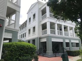 599 Campus St
