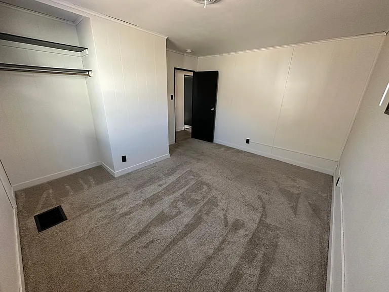1504 Keith Dr NE — Photo 8