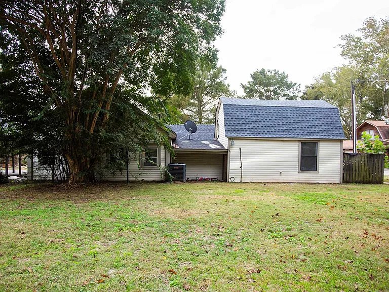 13118 Old River Dr — Photo 20