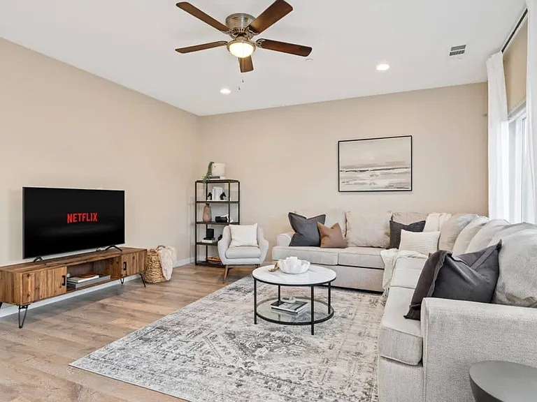 4501 Cyclamen Way #4503 — Photo 4