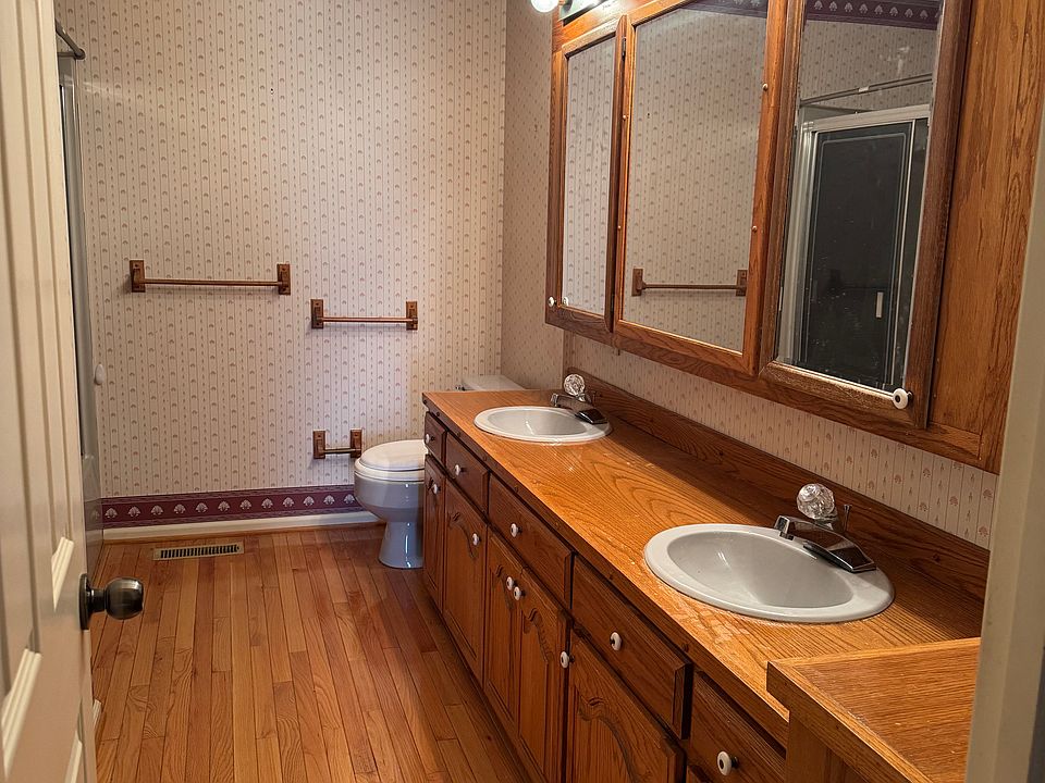 1st image of 1600 Doran Rd APT A