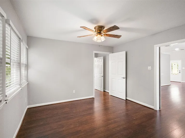 54 Sawmill Grove Ln — Photo 13