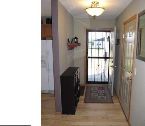 Locking screen door for enjoying cool summer nights.