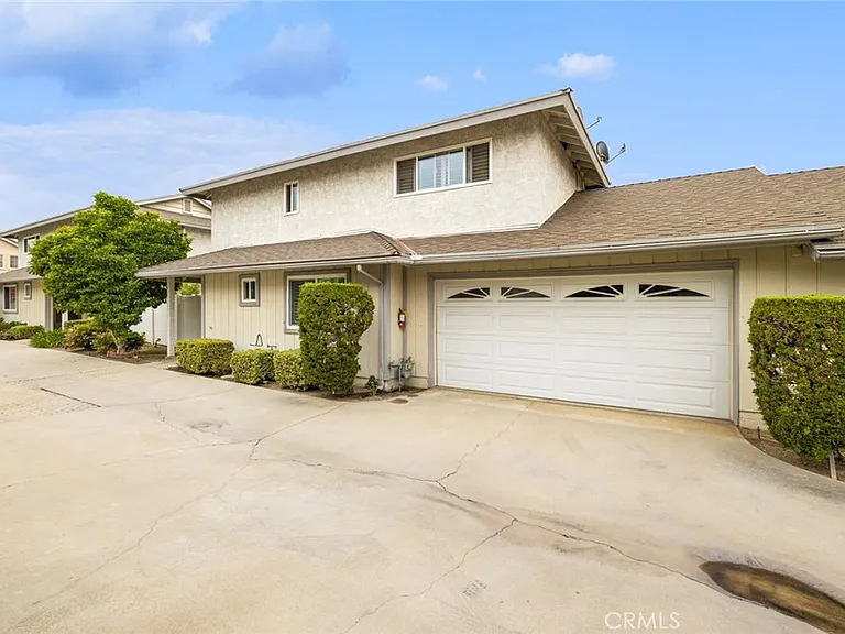 317 E Duarte Rd #4 — Photo 2