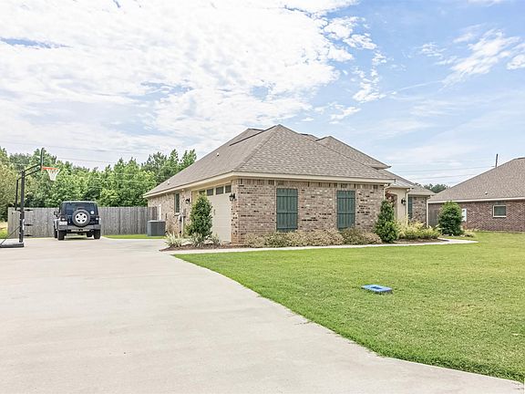 3rd image of 106 Bettrick Dr